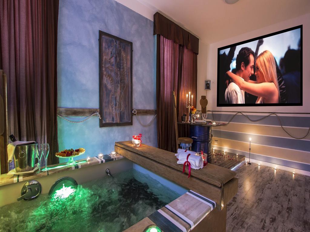 Hotel Butterfly Torre del Lago Puccini Kültér fotó